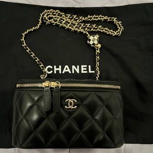 Chanel pearl crush vanity case in lambskin with gold interior